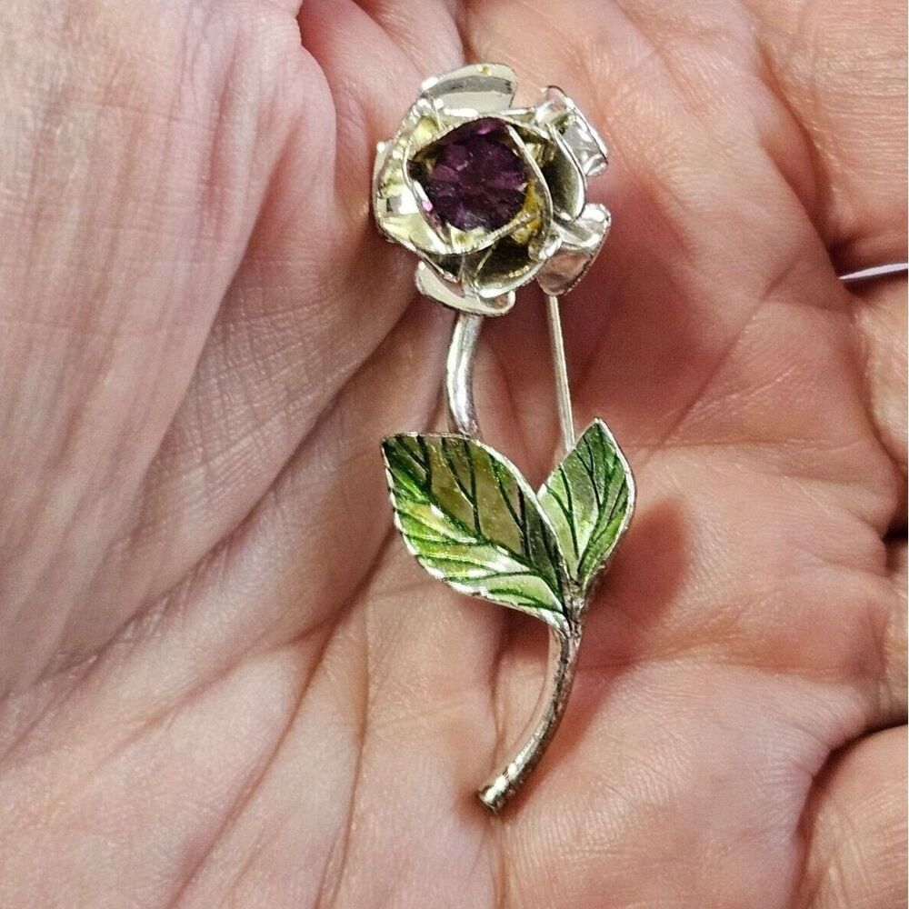 Vintage Avon flower brooch